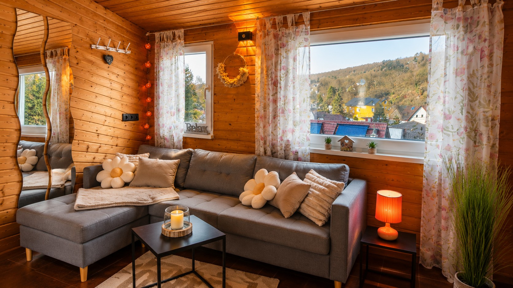 Ecksofa im Dachgeschoss des Ferienhauses Zum Burgfried