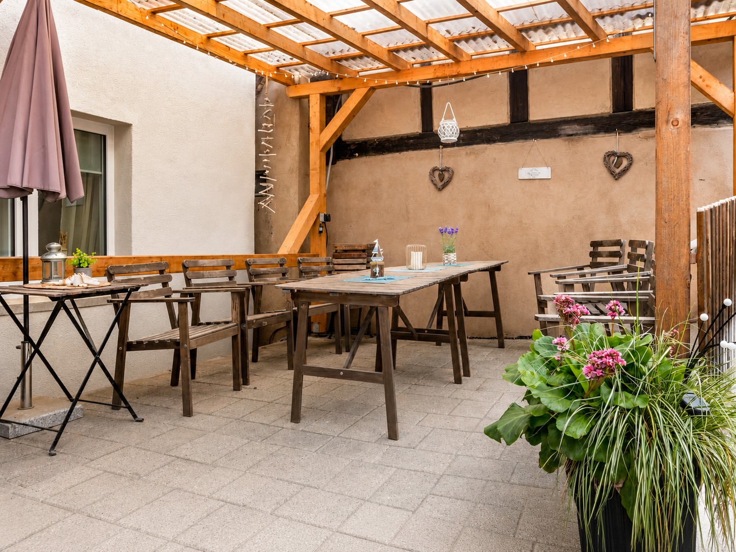 Privater Innenhof mit Grill am Ferienhaus Zum Burgfried