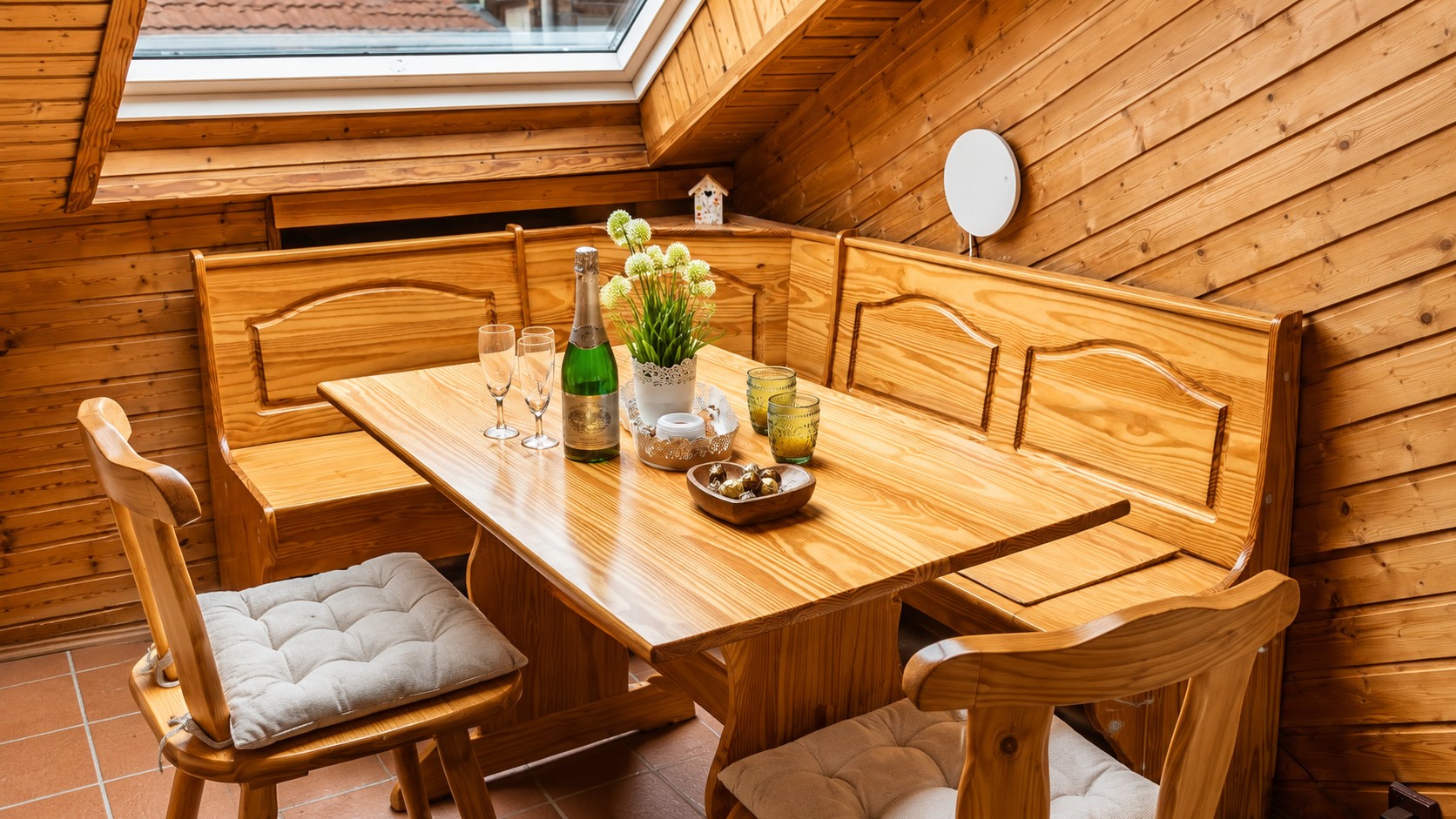 Sitzecke im Dachgeschoss des Ferienhauses Zum Burgfried