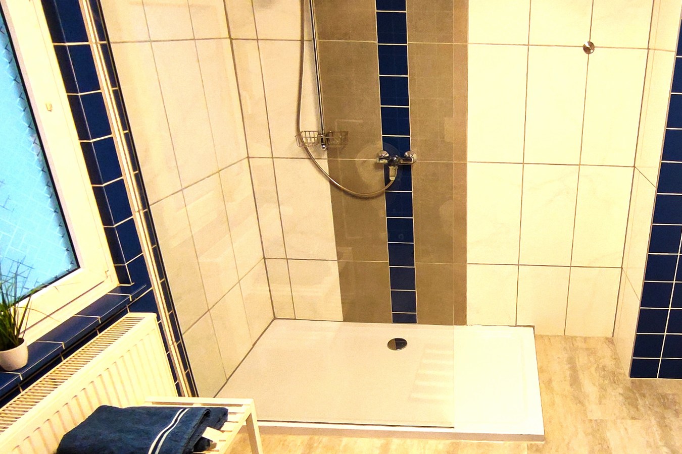 Bad im 1. Obergeschoss – begehbare Dusche