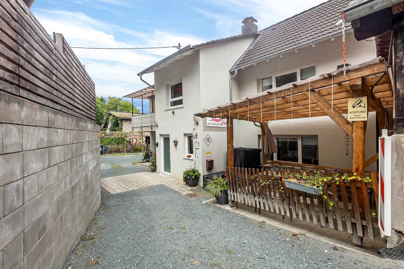 Hoffläche und Außenbereich am Ferienhaus Zum Burgfried